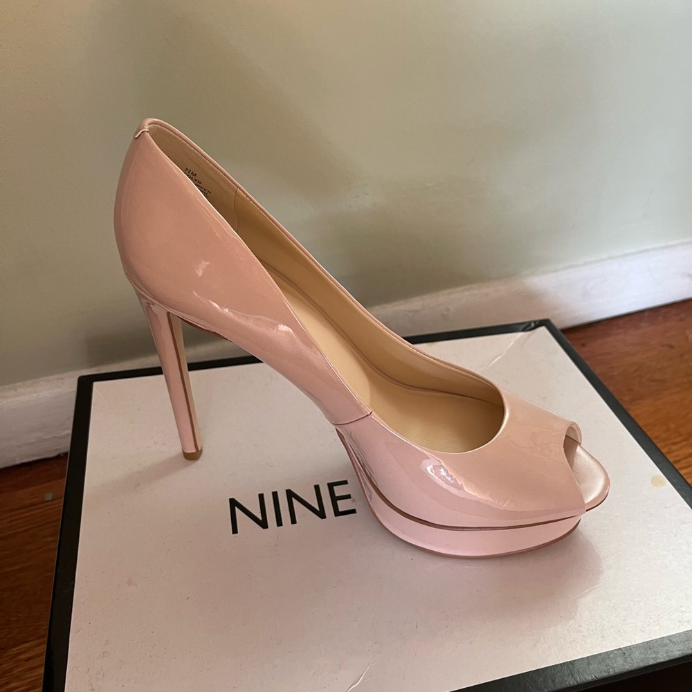 New peep toe patent nude pumps size 7.5